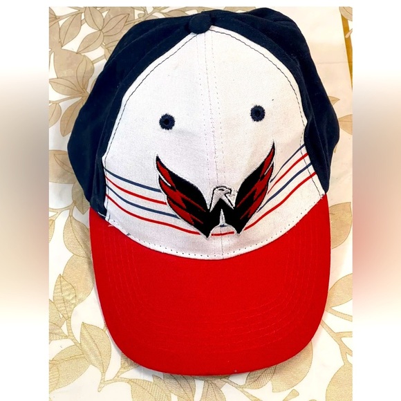 WASHINGTON CAPITALS HOCKEY ADJUSTABLE SNAPBACK BASEBALL TRUCKER HAT CAP - Picture 1 of 6